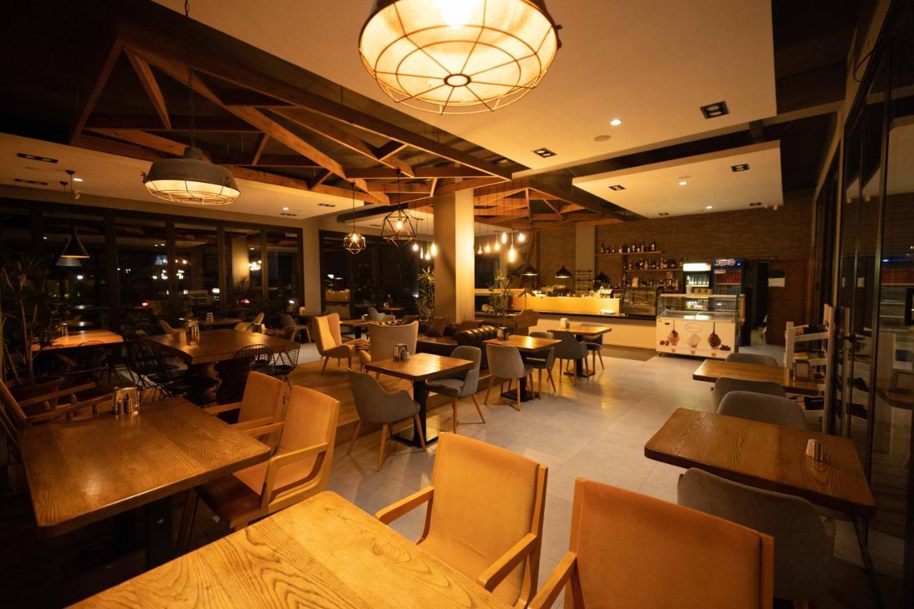 Palmonte Suites Hotel & Spa Karavas  Dış mekan fotoğraf