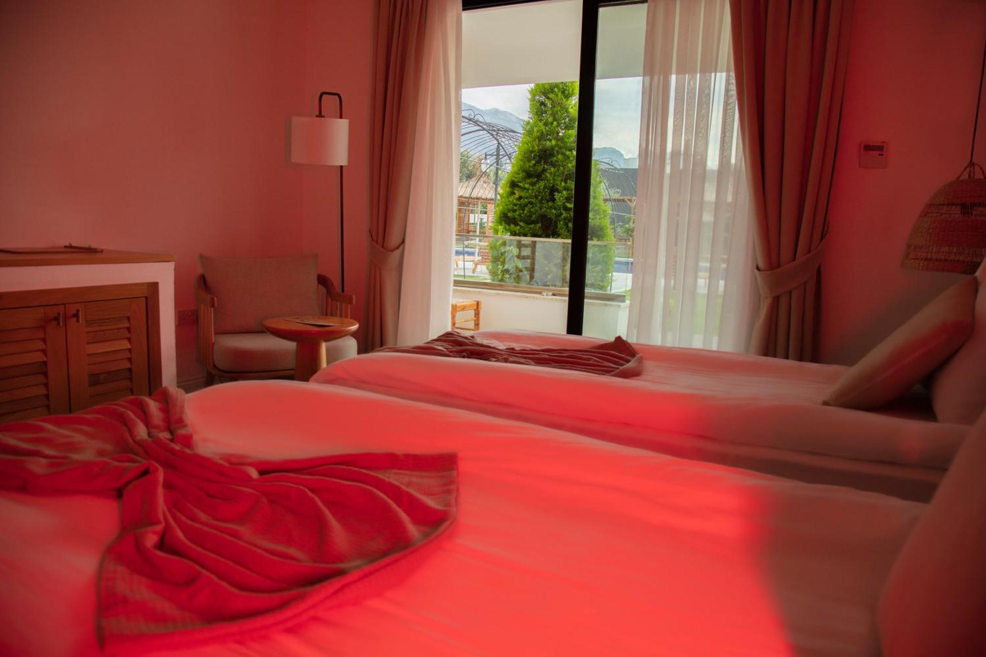 Palmonte Suites Hotel & Spa Karavas  Dış mekan fotoğraf
